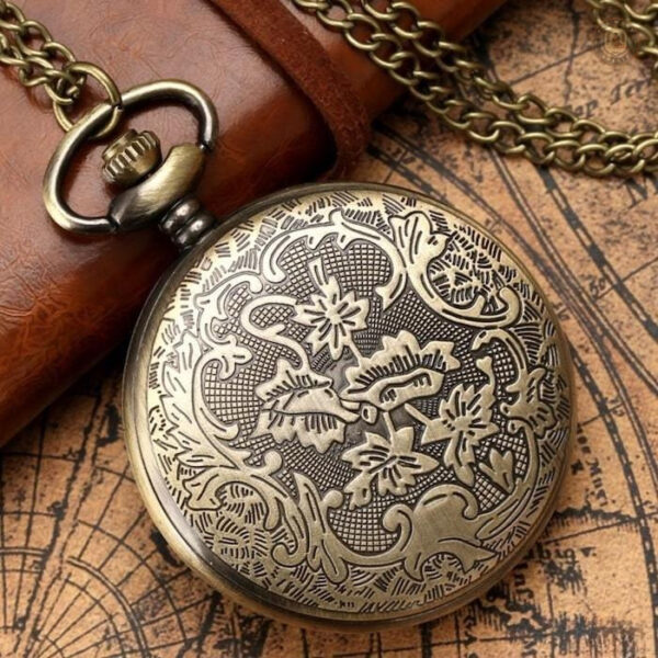 Montre à gousset femme, un bijou intemporel
