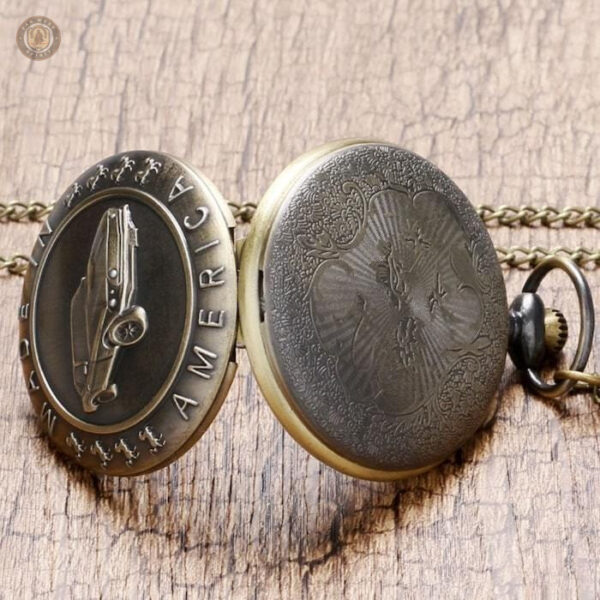 Accessoire horloger vintage inspiré par l'univers des voitures