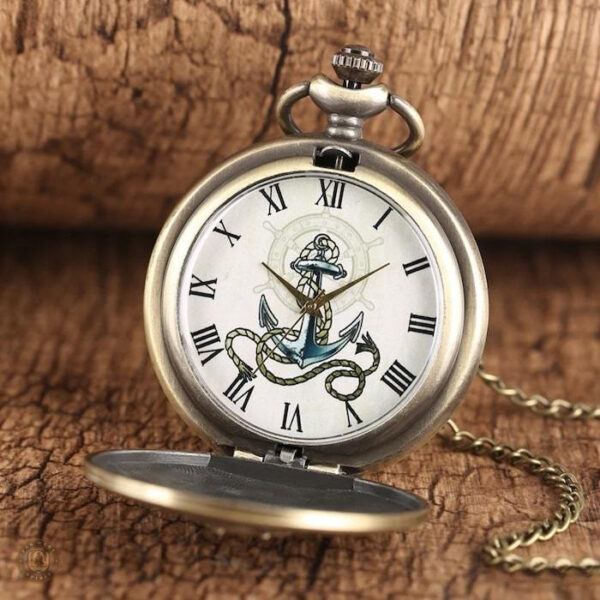 Montre à gousset classique avec design nautique