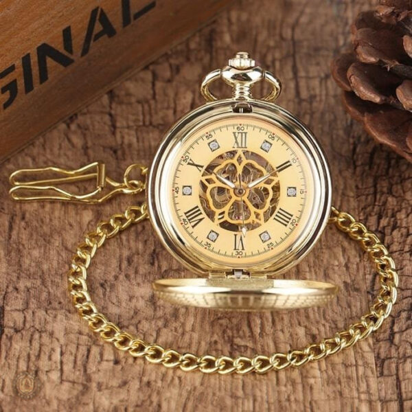 Montre à gousset classique avec mécanisme visible