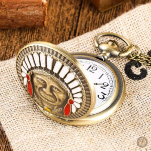 Accessoire vintage : montre à gousset motifs traditionnels