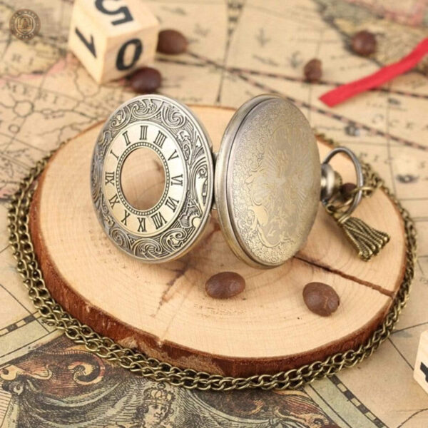Design intemporel de montre à gousset avec chaîne