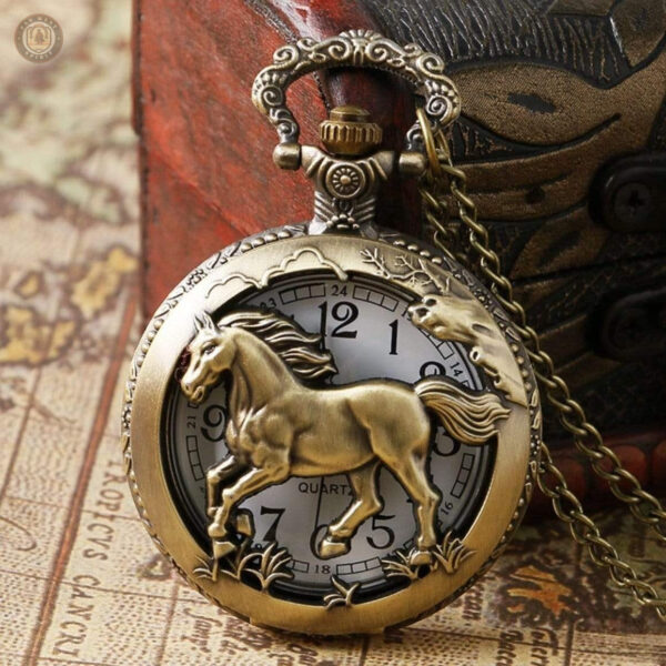 Montre à gousset élégante avec design équestre
