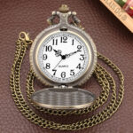 Accessoire vintage : montre de poche pour femme