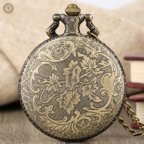 Design classique de montre à gousset dorée