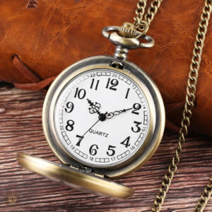 Montre à gousset en pendentif, un charme intemporel