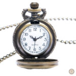 Accessoire intemporel, montre à gousset au style vintage
