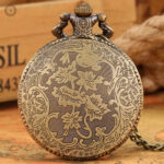 Style rétro avec une montre à gousset rose chic