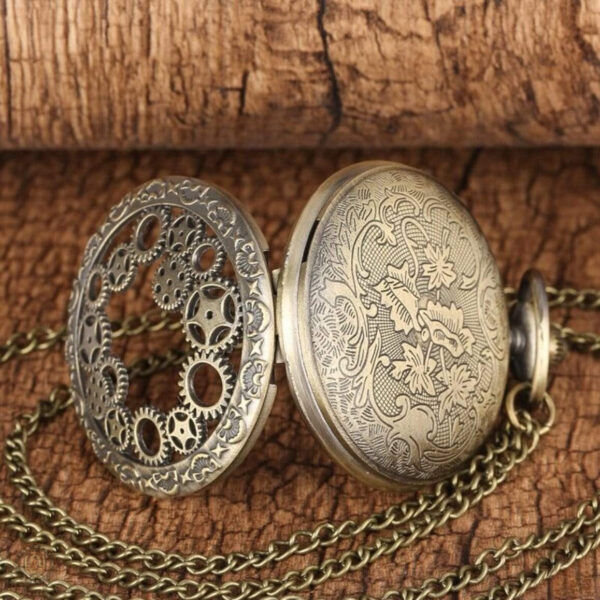 Accessoire intemporel : montre de poche vintage