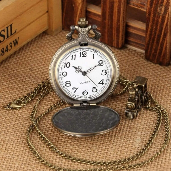 Accessoire vintage : montre à gousset au style rétro