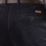 Pantalon en velours avec coupe adaptée aux hommes