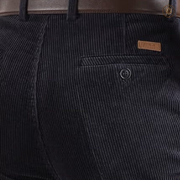 Pantalon en velours avec coupe adaptée aux hommes