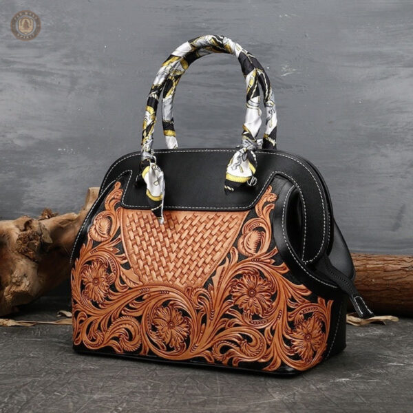 Sac à main cuir avec motifs floraux pour une touche vintage