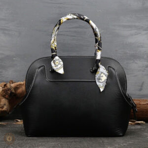 Accessoire western en cuir avec design floral unique