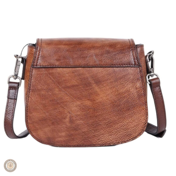 Accessoire cuir fleuri, parfait pour une allure western chic