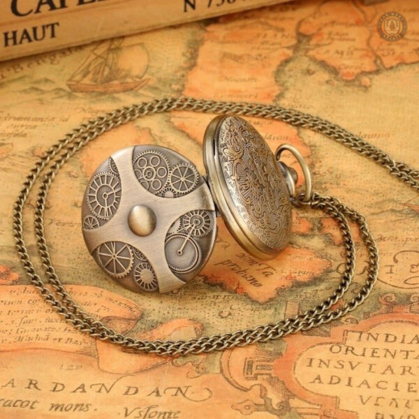 Design rétro, montre à gousset inspirée du steampunk