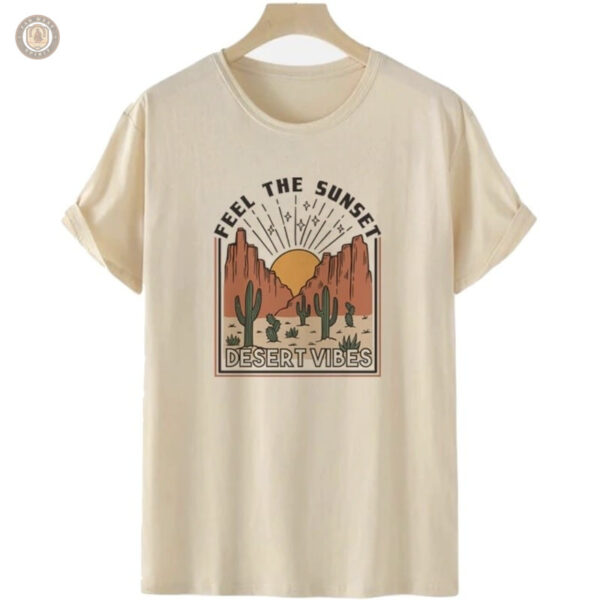 T-Shirt cactus au coucher de soleil dans un style western