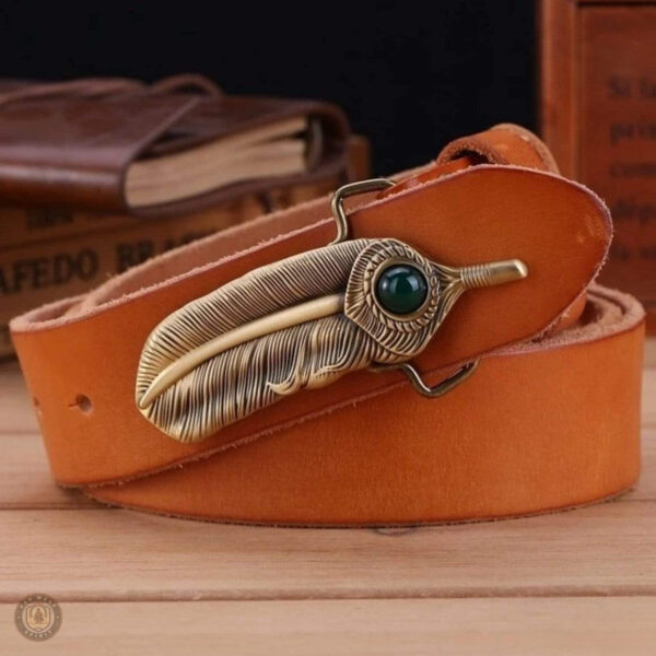 Ceinture stylée en cuir avec détails plume